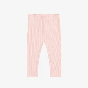 Legging rose pâle longueur régulière en tricot côtelé, bébé || Soft pink regular length legging in ribbed knit, baby